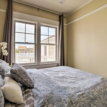 Charming Renovated Avalon Townhome, Walk To Beach! Екстериор снимка