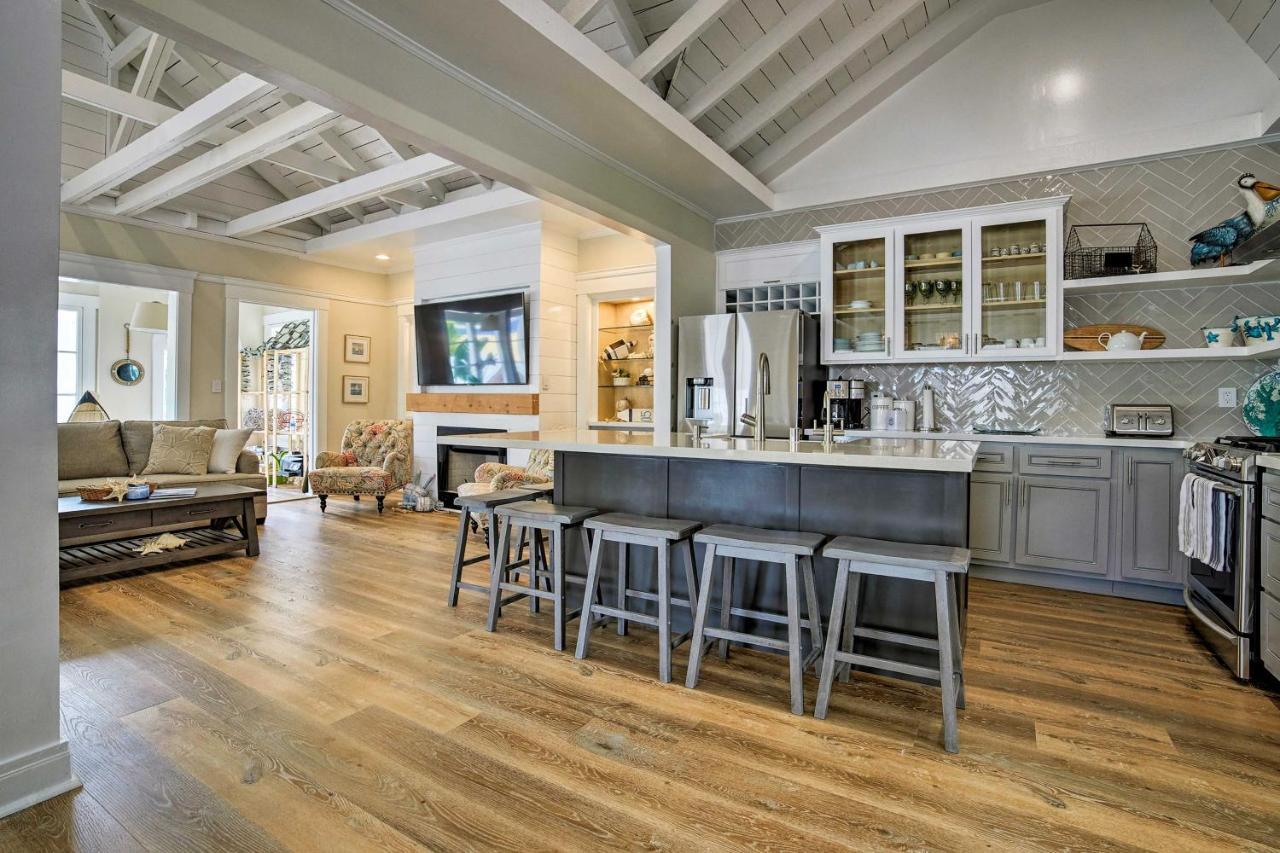 Charming Renovated Avalon Townhome, Walk To Beach! Екстериор снимка