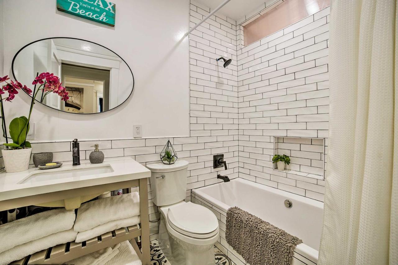 Charming Renovated Avalon Townhome, Walk To Beach! Екстериор снимка