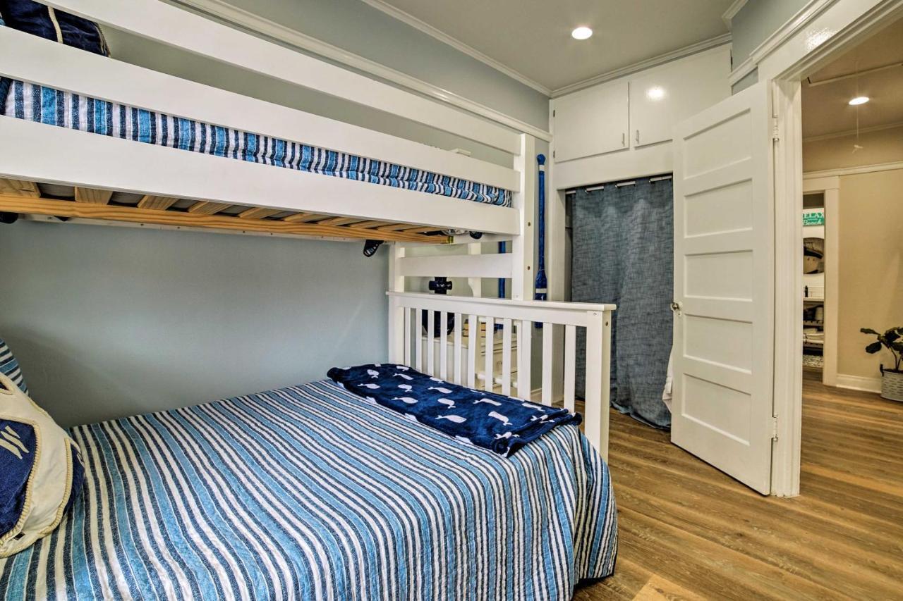 Charming Renovated Avalon Townhome, Walk To Beach! Екстериор снимка